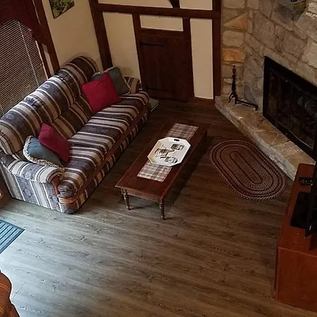 3 Acre A-frame In Amish Farmland Apartment Bucharest