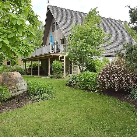 Apartment 3 Acre A-frame In Amish Farmland Bucharest