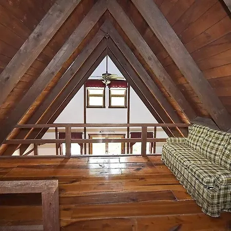 3 Acre A-frame In Amish Farmland Apartamento